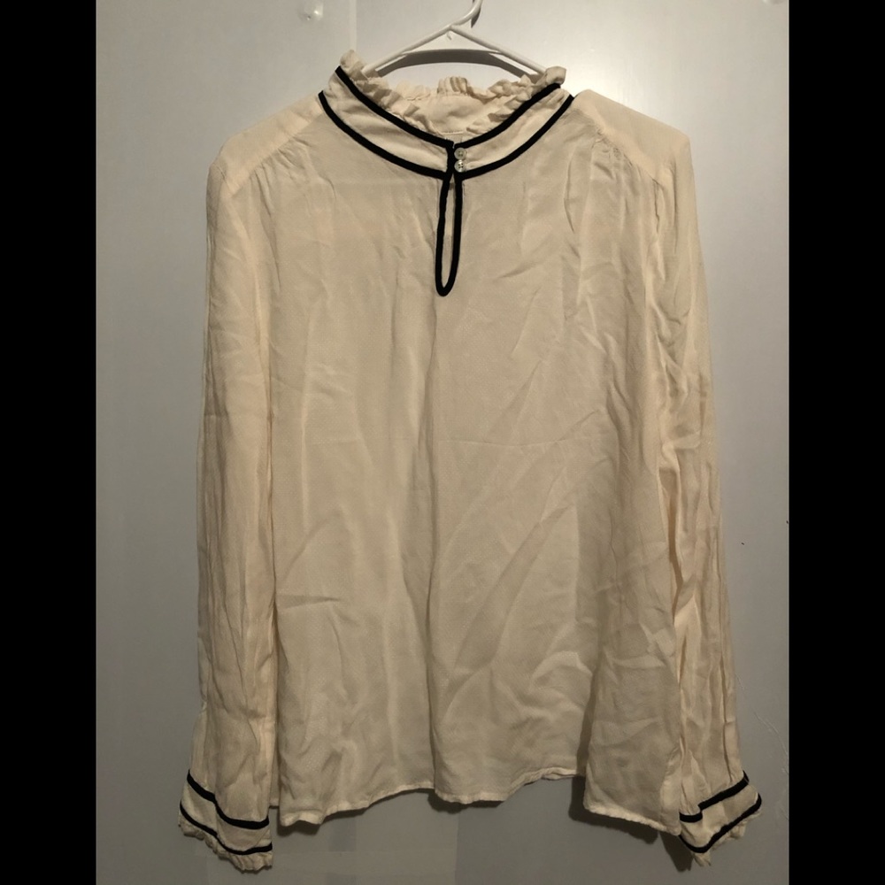 Women’s extra-large blouse